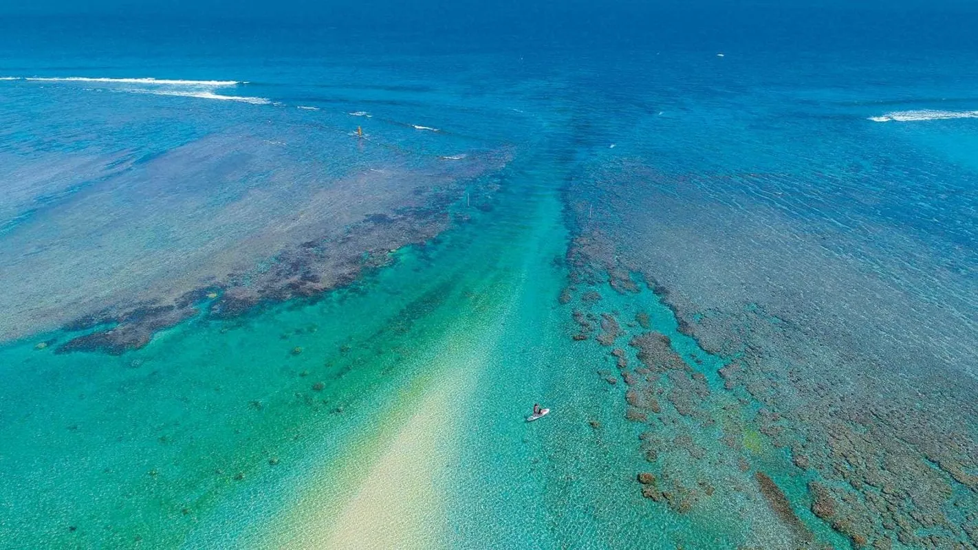 Le lagon de La Réunion vu du ciel
